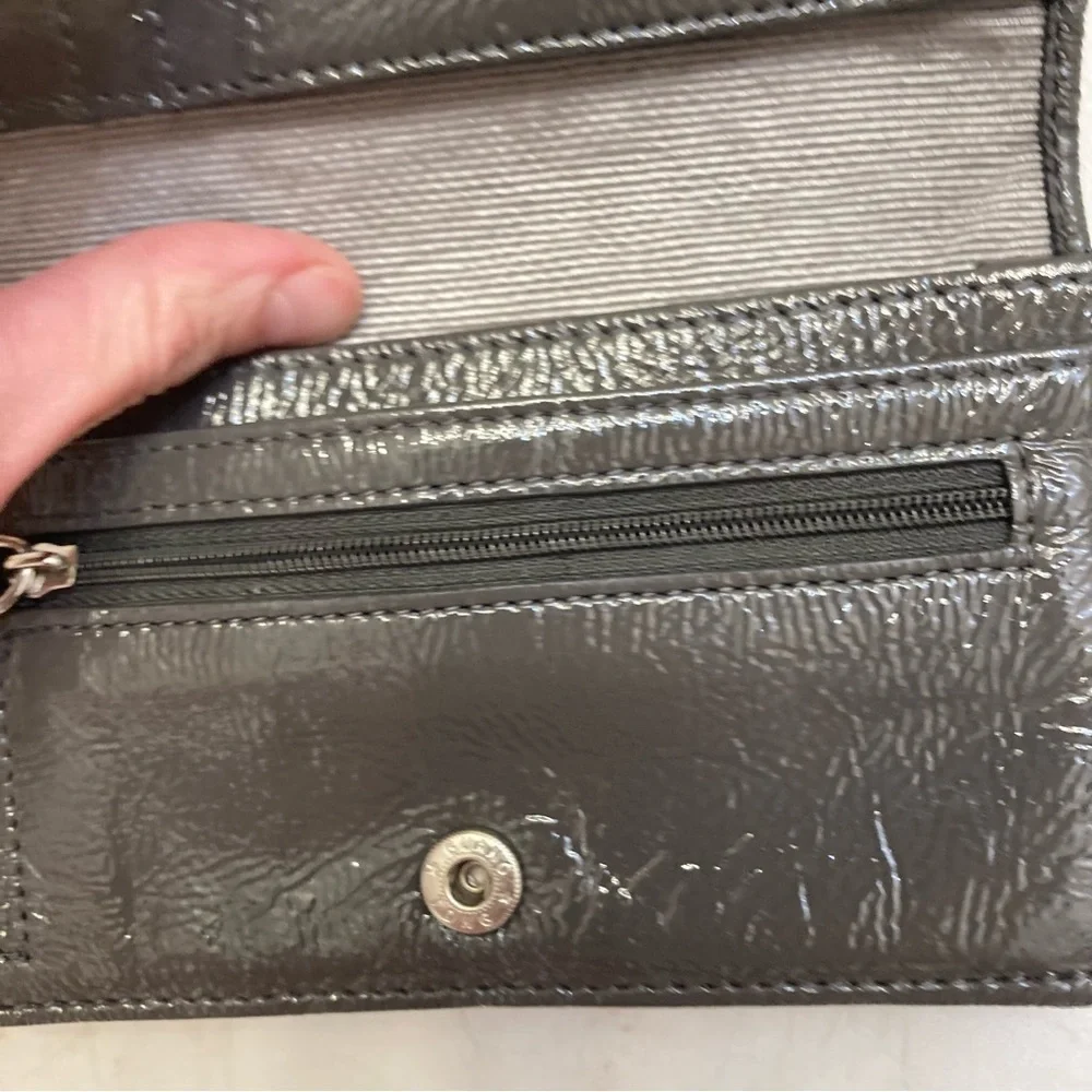 Hobo gray black patent woven leather wristlet wallet